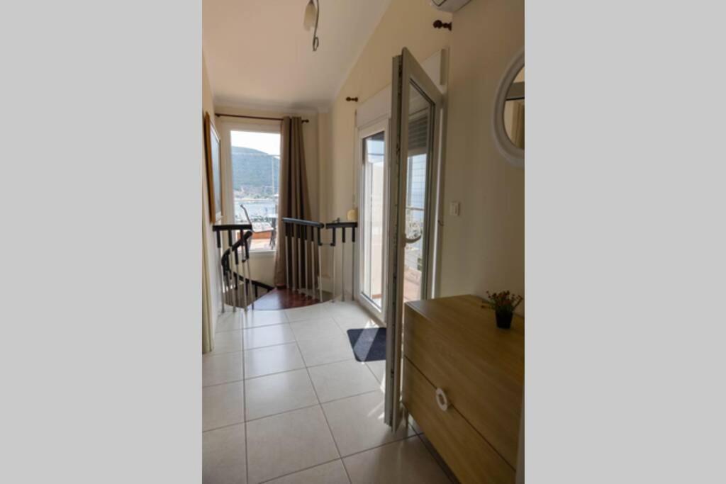 Port View House-Comfy Family Apartment-Panoramic View Nea Peramos  Ngoại thất bức ảnh